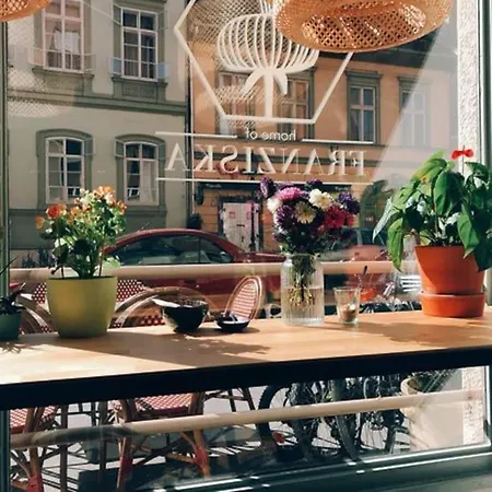 Cozy With Garden In The Castle District Апартаменты Будапешт