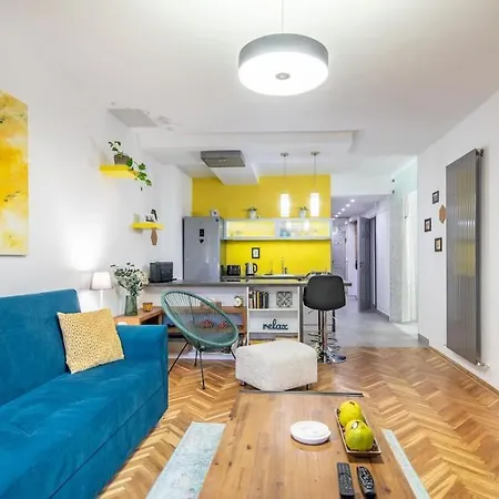 Cozy With Garden In The Castle District Apartment