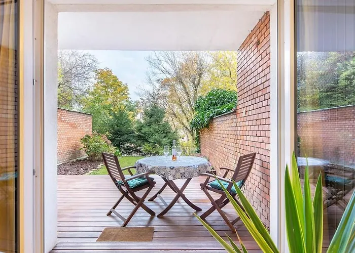 Cozy With Garden In The Castle District Daire *