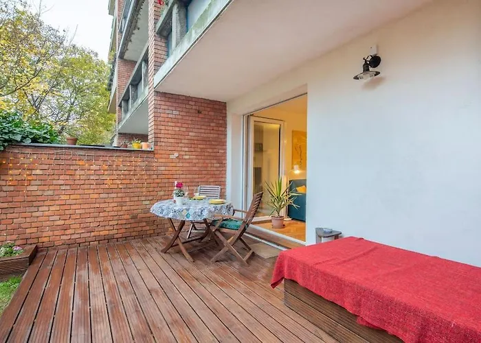 Cozy With Garden In The Castle District Apartament *